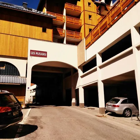 Les Pleiades Apartment